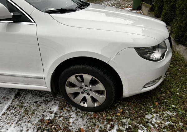 Skoda Superb cena 48900 przebieg: 136600, rok produkcji 2013 z Ciechanów małe 79